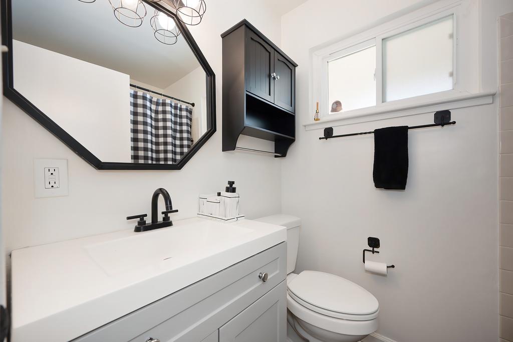 Detail Gallery Image 27 of 48 For 7044 Linwood Way, Sacramento,  CA 95828 - 4 Beds | 2 Baths