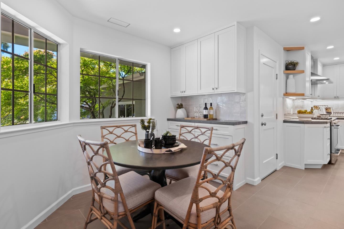 Detail Gallery Image 13 of 59 For 406 Heather Ln, San Mateo,  CA 94403 - 5 Beds | 3 Baths