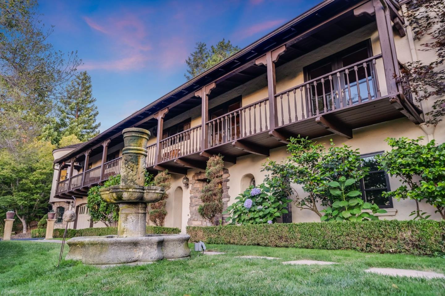 Detail Gallery Image 10 of 70 For 11510 Summit Wood Rd, Los Altos Hills,  CA 94022 - 5 Beds | 6 Baths