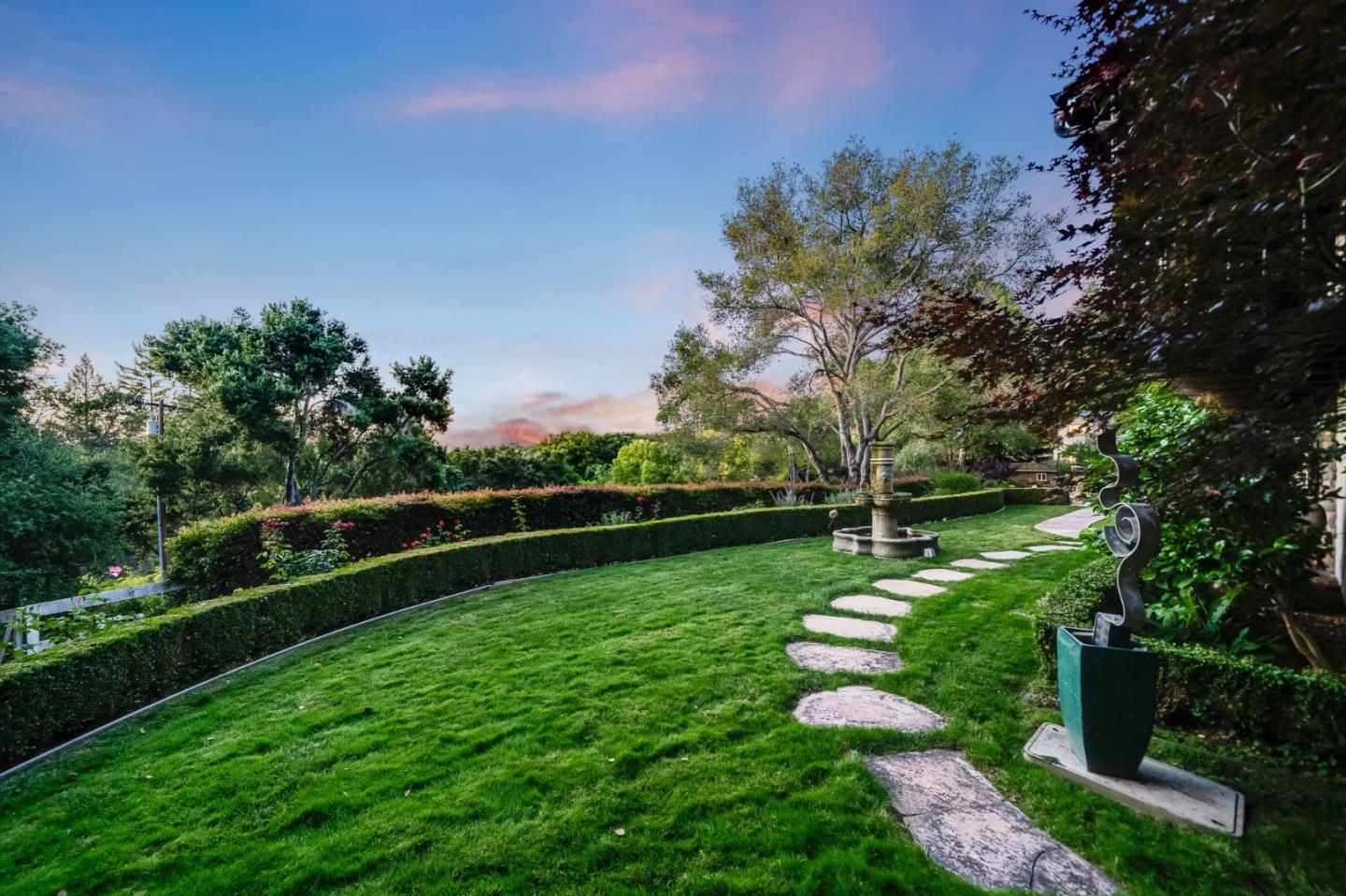 Detail Gallery Image 11 of 70 For 11510 Summit Wood Rd, Los Altos Hills,  CA 94022 - 5 Beds | 6 Baths