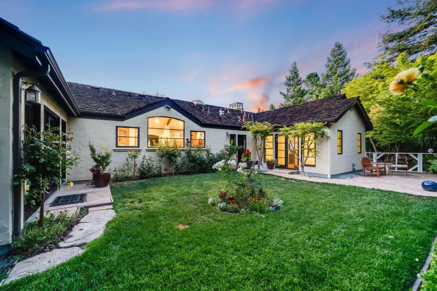 Detail Gallery Image 13 of 70 For 11510 Summit Wood Rd, Los Altos Hills,  CA 94022 - 5 Beds | 6 Baths