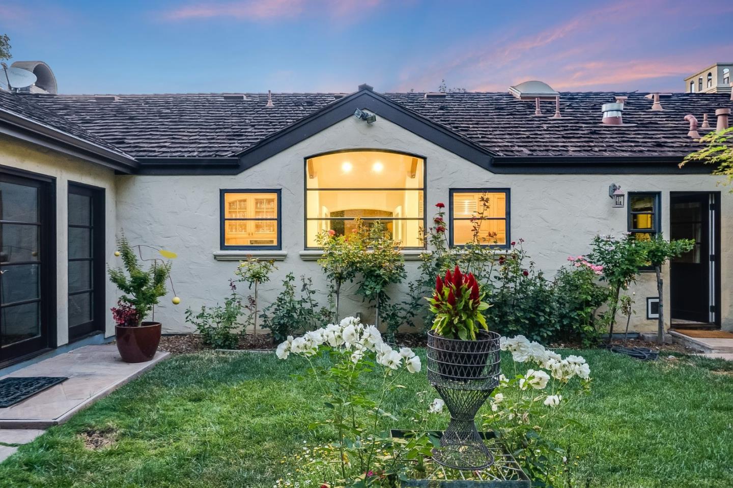 Detail Gallery Image 14 of 70 For 11510 Summit Wood Rd, Los Altos Hills,  CA 94022 - 5 Beds | 6 Baths