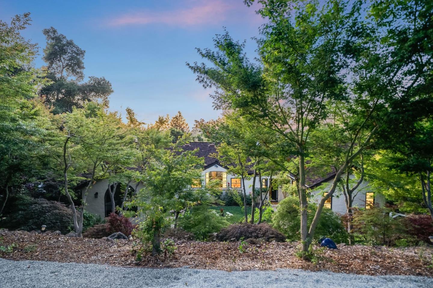 Detail Gallery Image 18 of 70 For 11510 Summit Wood Rd, Los Altos Hills,  CA 94022 - 5 Beds | 6 Baths