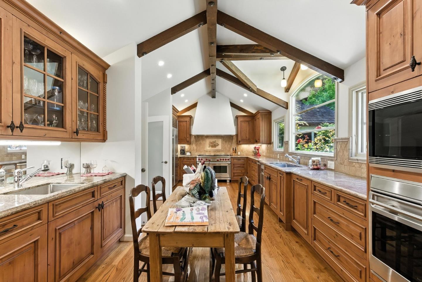 Detail Gallery Image 27 of 70 For 11510 Summit Wood Rd, Los Altos Hills,  CA 94022 - 5 Beds | 6 Baths