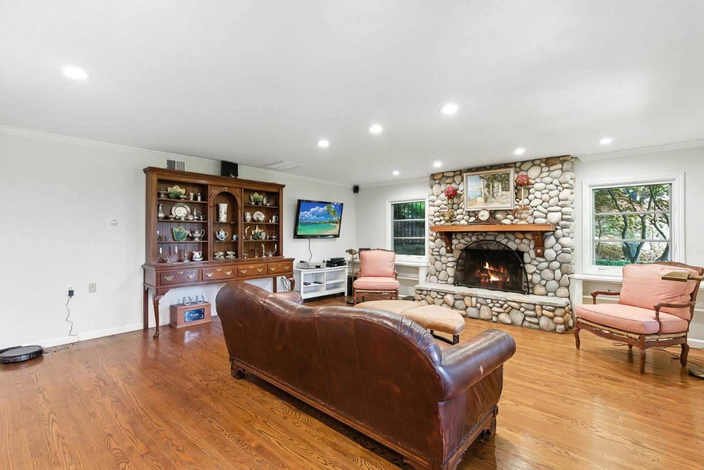 Detail Gallery Image 42 of 70 For 11510 Summit Wood Rd, Los Altos Hills,  CA 94022 - 5 Beds | 6 Baths