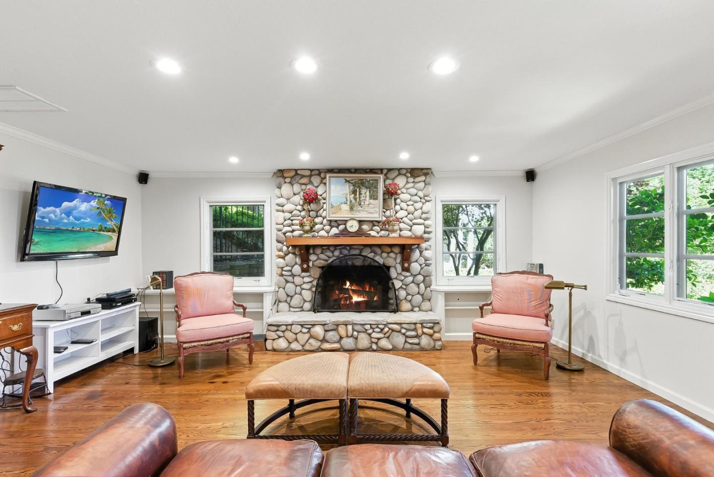 Detail Gallery Image 43 of 70 For 11510 Summit Wood Rd, Los Altos Hills,  CA 94022 - 5 Beds | 6 Baths