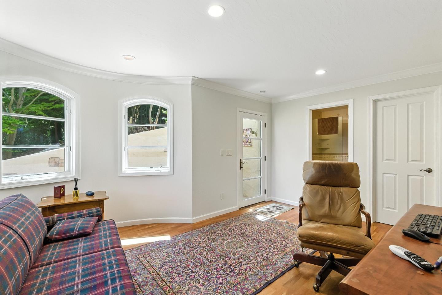 Detail Gallery Image 48 of 70 For 11510 Summit Wood Rd, Los Altos Hills,  CA 94022 - 5 Beds | 6 Baths