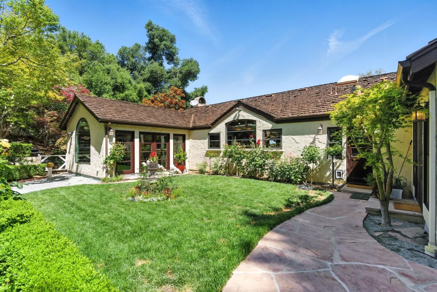 Detail Gallery Image 53 of 70 For 11510 Summit Wood Rd, Los Altos Hills,  CA 94022 - 5 Beds | 6 Baths