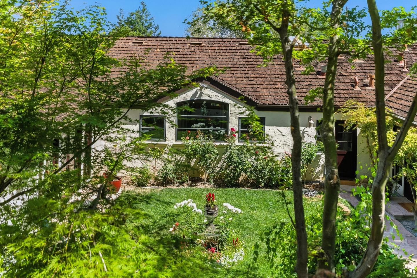Detail Gallery Image 54 of 70 For 11510 Summit Wood Rd, Los Altos Hills,  CA 94022 - 5 Beds | 6 Baths