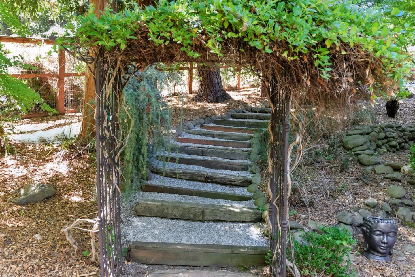 Detail Gallery Image 57 of 70 For 11510 Summit Wood Rd, Los Altos Hills,  CA 94022 - 5 Beds | 6 Baths