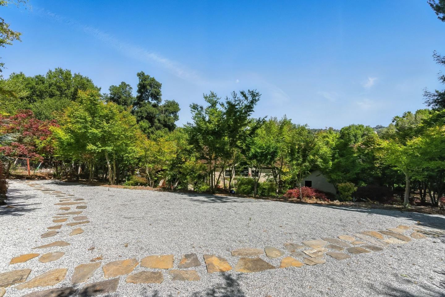 Detail Gallery Image 60 of 70 For 11510 Summit Wood Rd, Los Altos Hills,  CA 94022 - 5 Beds | 6 Baths