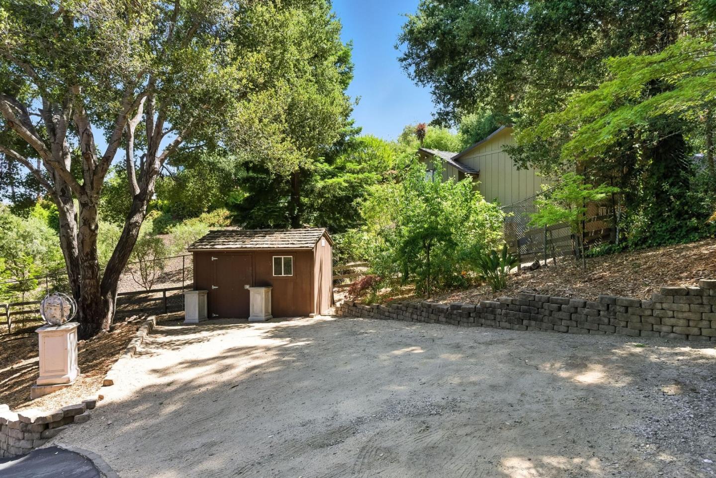 Detail Gallery Image 64 of 70 For 11510 Summit Wood Rd, Los Altos Hills,  CA 94022 - 5 Beds | 6 Baths