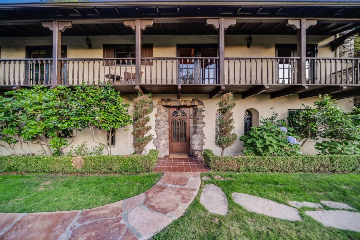 Detail Gallery Image 8 of 70 For 11510 Summit Wood Rd, Los Altos Hills,  CA 94022 - 5 Beds | 6 Baths