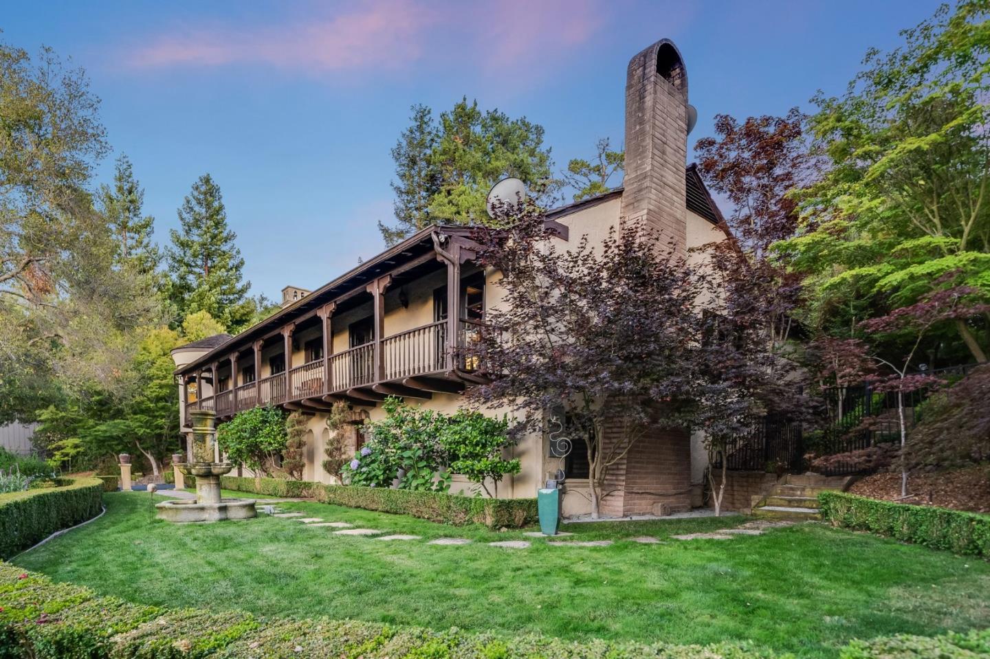 Detail Gallery Image 9 of 70 For 11510 Summit Wood Rd, Los Altos Hills,  CA 94022 - 5 Beds | 6 Baths