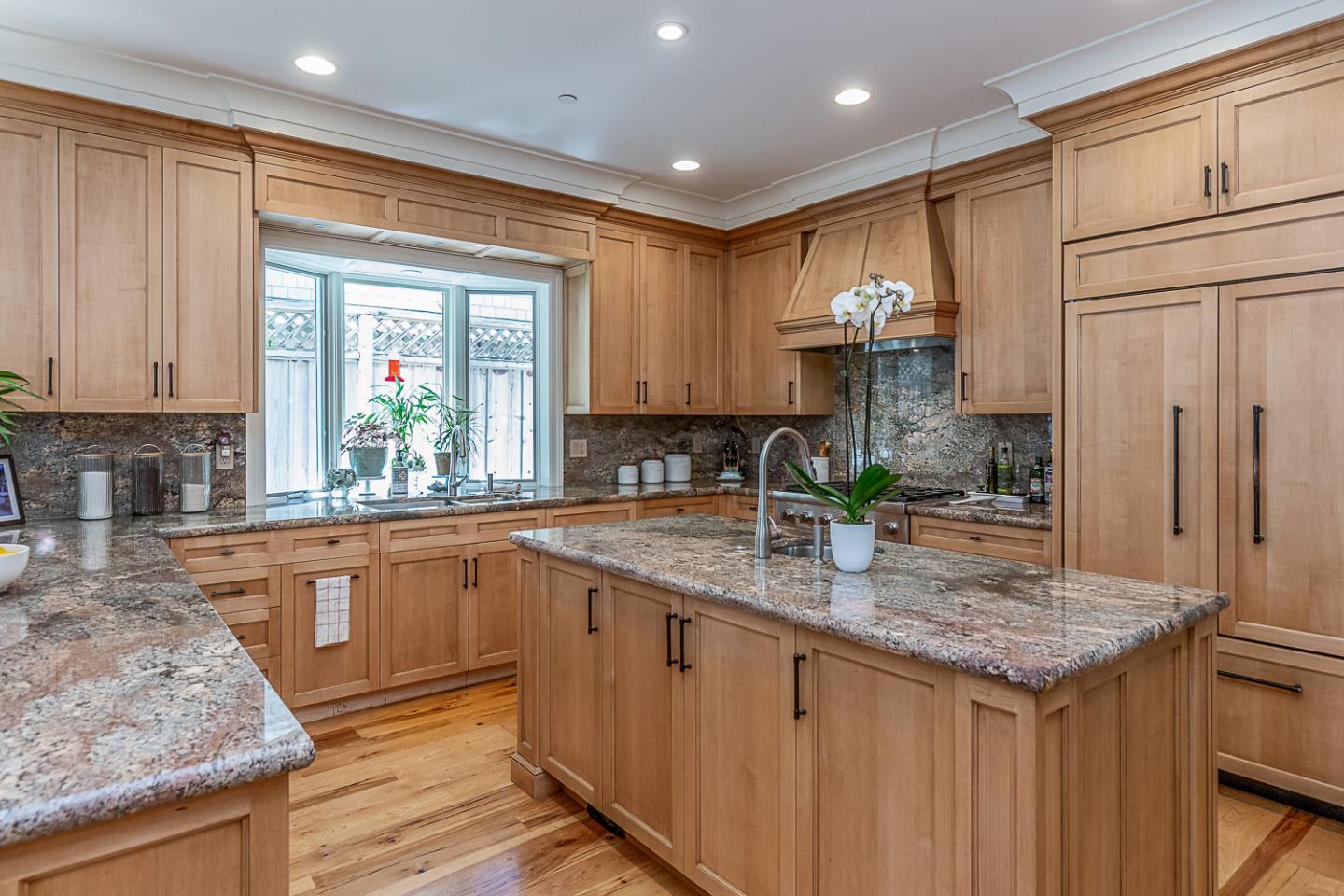 Detail Gallery Image 10 of 40 For 587 Sequoia Ave, Redwood City,  CA 94061 - 5 Beds | 4 Baths