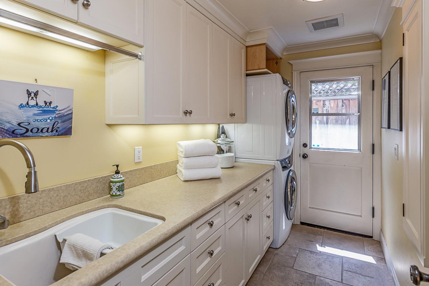 Detail Gallery Image 30 of 40 For 587 Sequoia Ave, Redwood City,  CA 94061 - 5 Beds | 4 Baths