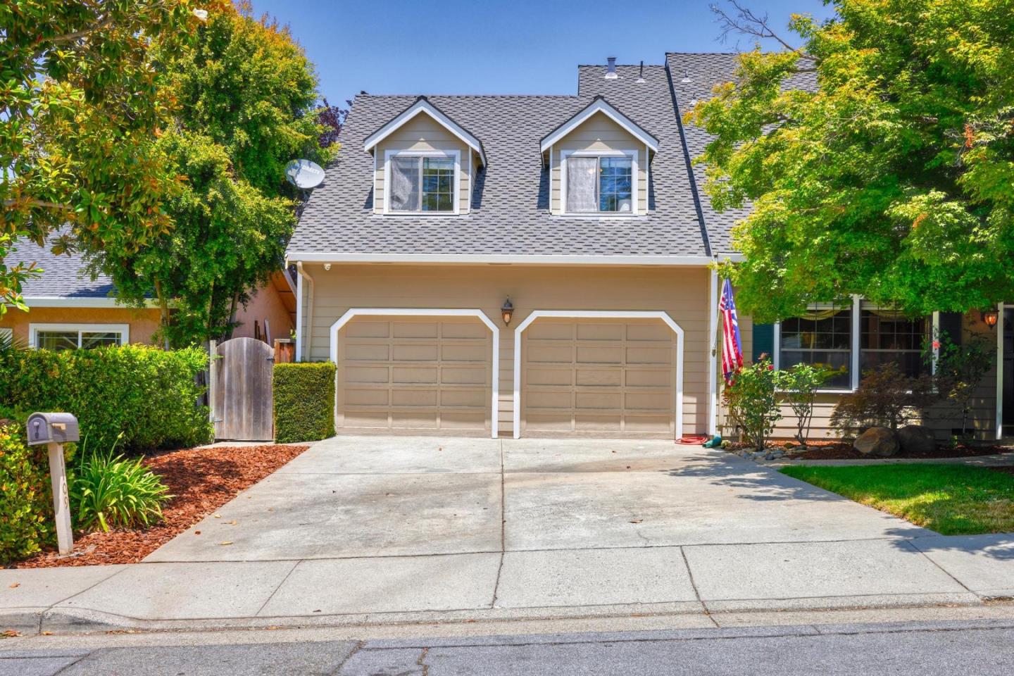 Detail Gallery Image 5 of 57 For 1109 Foxhurst Way, San Jose,  CA 95120 - 5 Beds | 3 Baths