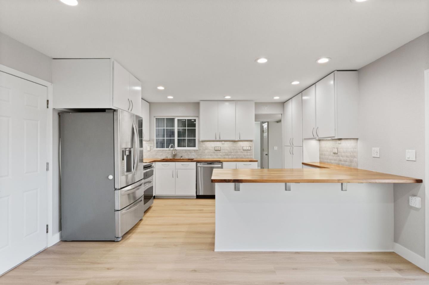 Detail Gallery Image 10 of 37 For 861 Mulcaster Ct, San Jose,  CA 95136 - 4 Beds | 2 Baths