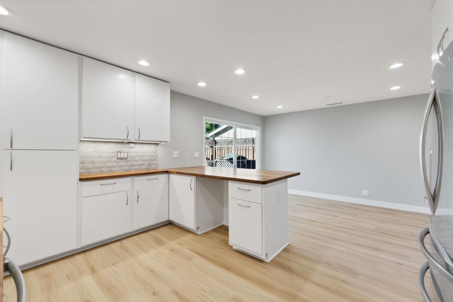 Detail Gallery Image 15 of 37 For 861 Mulcaster Ct, San Jose,  CA 95136 - 4 Beds | 2 Baths