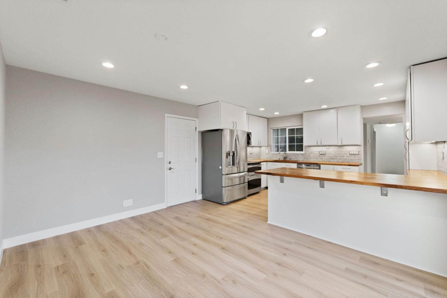 Detail Gallery Image 16 of 37 For 861 Mulcaster Ct, San Jose,  CA 95136 - 4 Beds | 2 Baths