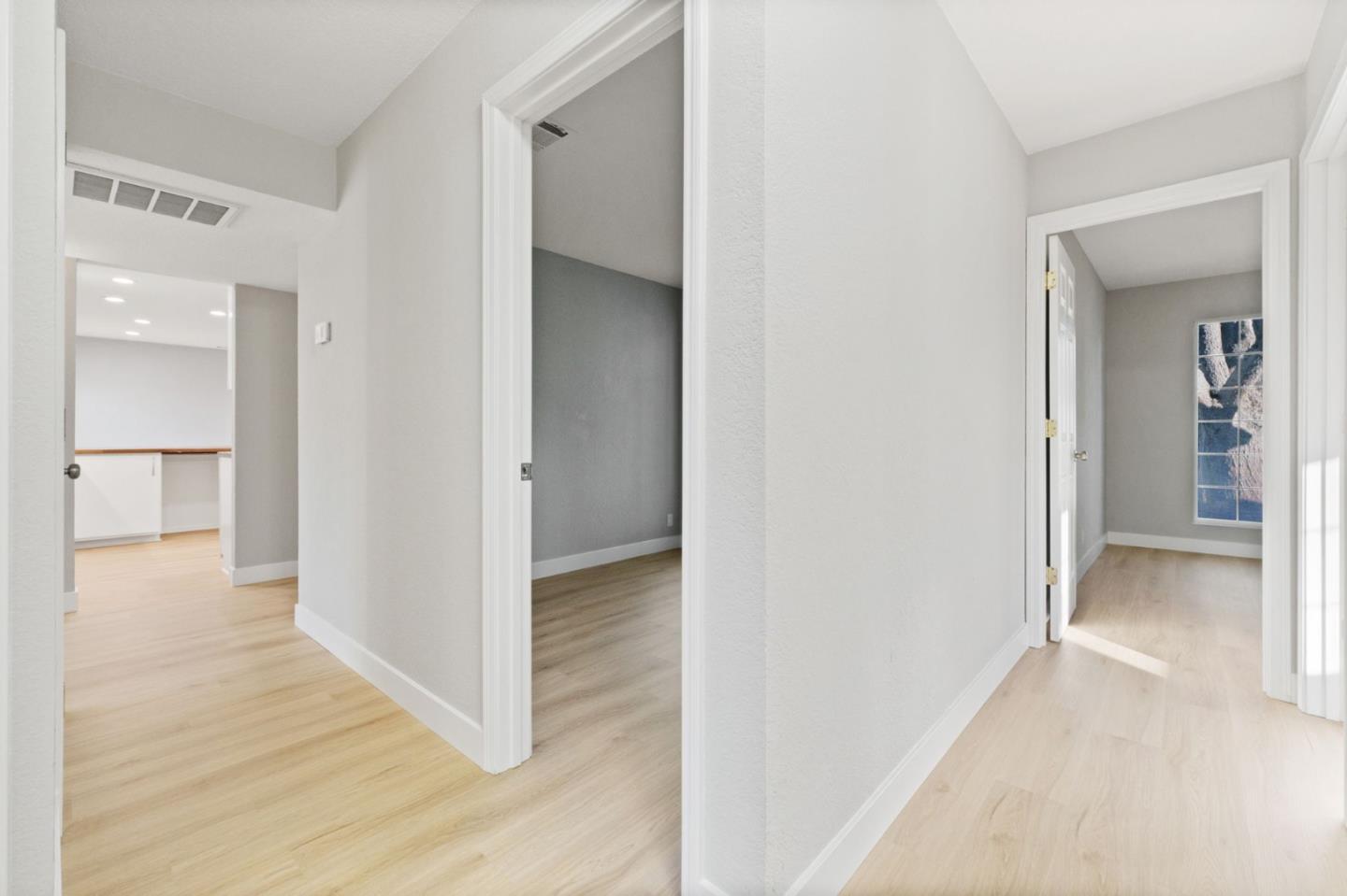 Detail Gallery Image 23 of 37 For 861 Mulcaster Ct, San Jose,  CA 95136 - 4 Beds | 2 Baths