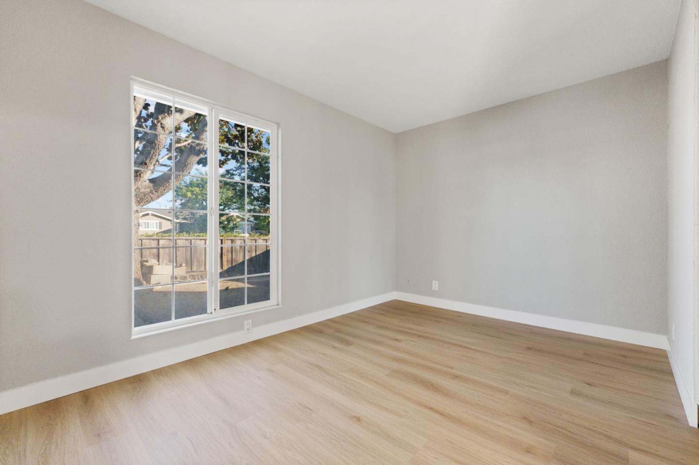 Detail Gallery Image 27 of 37 For 861 Mulcaster Ct, San Jose,  CA 95136 - 4 Beds | 2 Baths