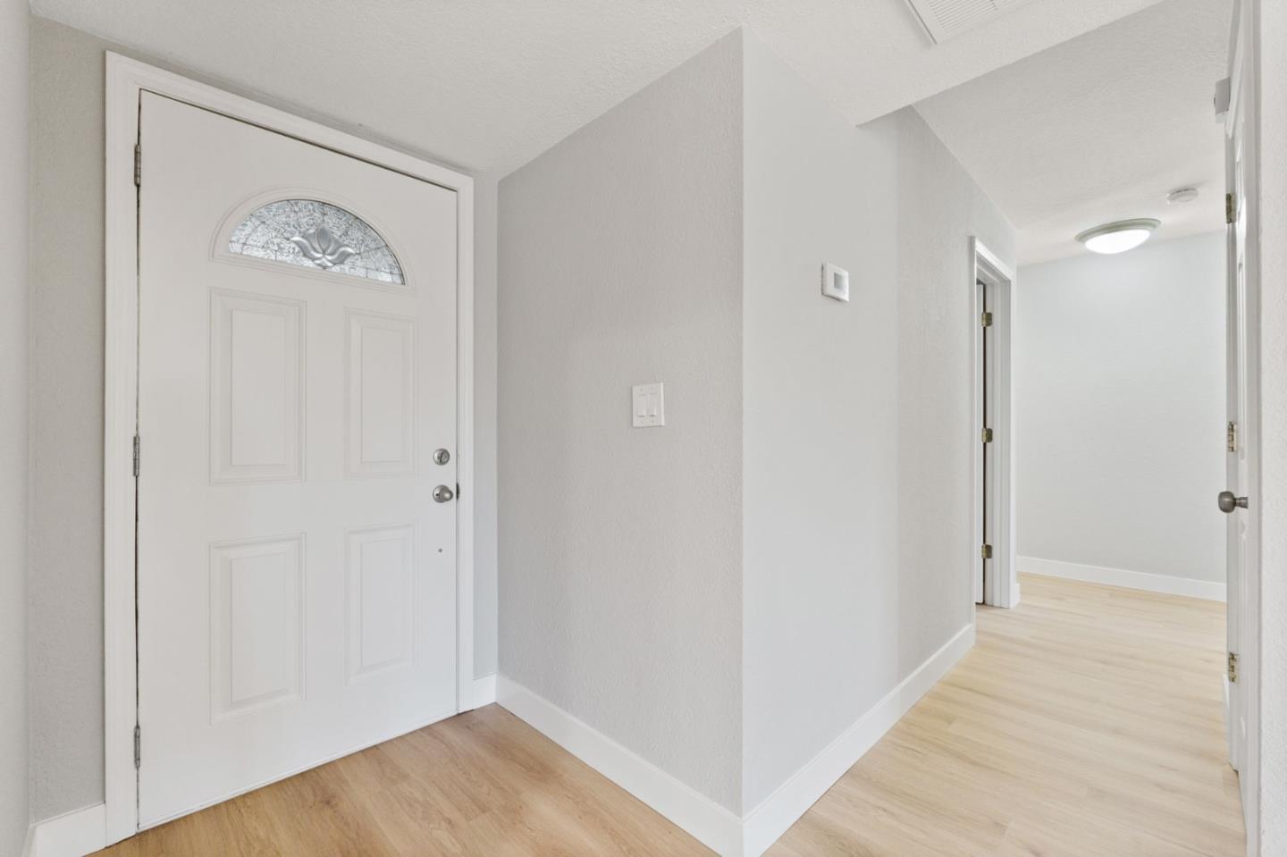 Detail Gallery Image 3 of 37 For 861 Mulcaster Ct, San Jose,  CA 95136 - 4 Beds | 2 Baths