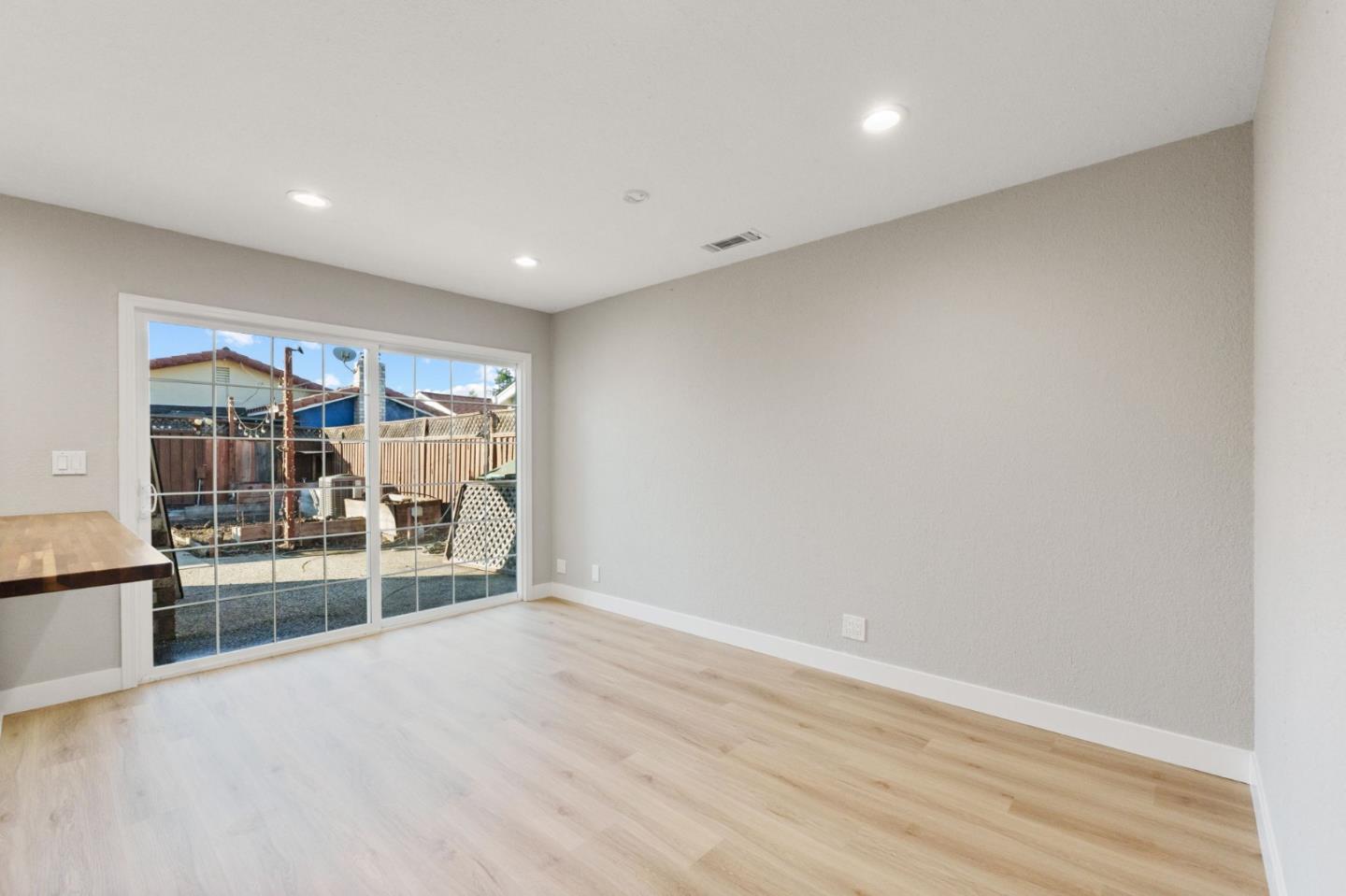 Detail Gallery Image 9 of 37 For 861 Mulcaster Ct, San Jose,  CA 95136 - 4 Beds | 2 Baths