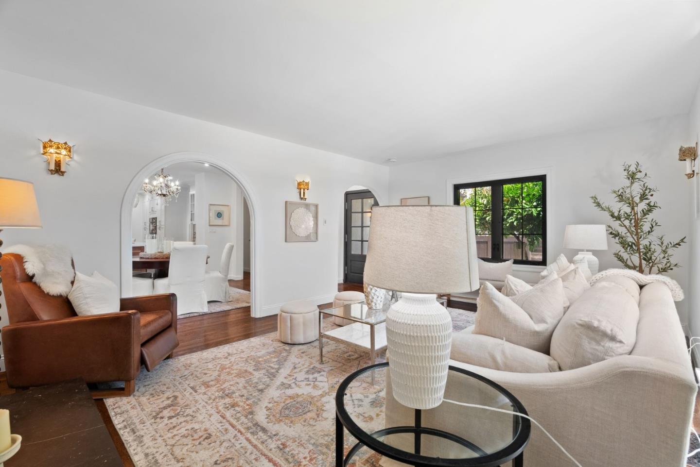 Detail Gallery Image 3 of 9 For 24 Sunnydale Ave, San Carlos,  CA 94070 - 3 Beds | 2 Baths