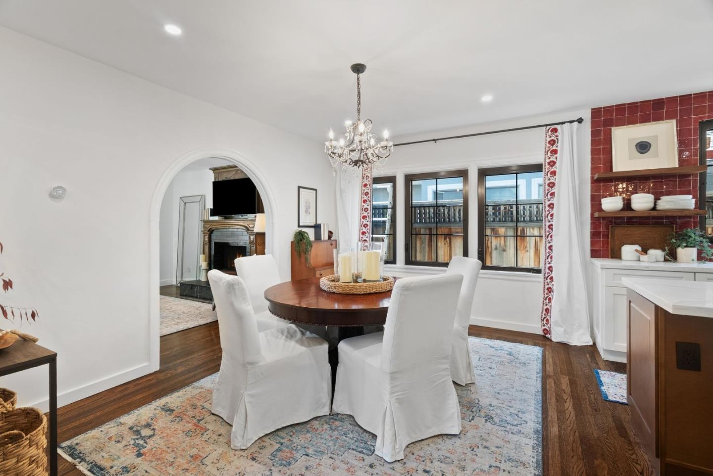 Detail Gallery Image 5 of 9 For 24 Sunnydale Ave, San Carlos,  CA 94070 - 3 Beds | 2 Baths