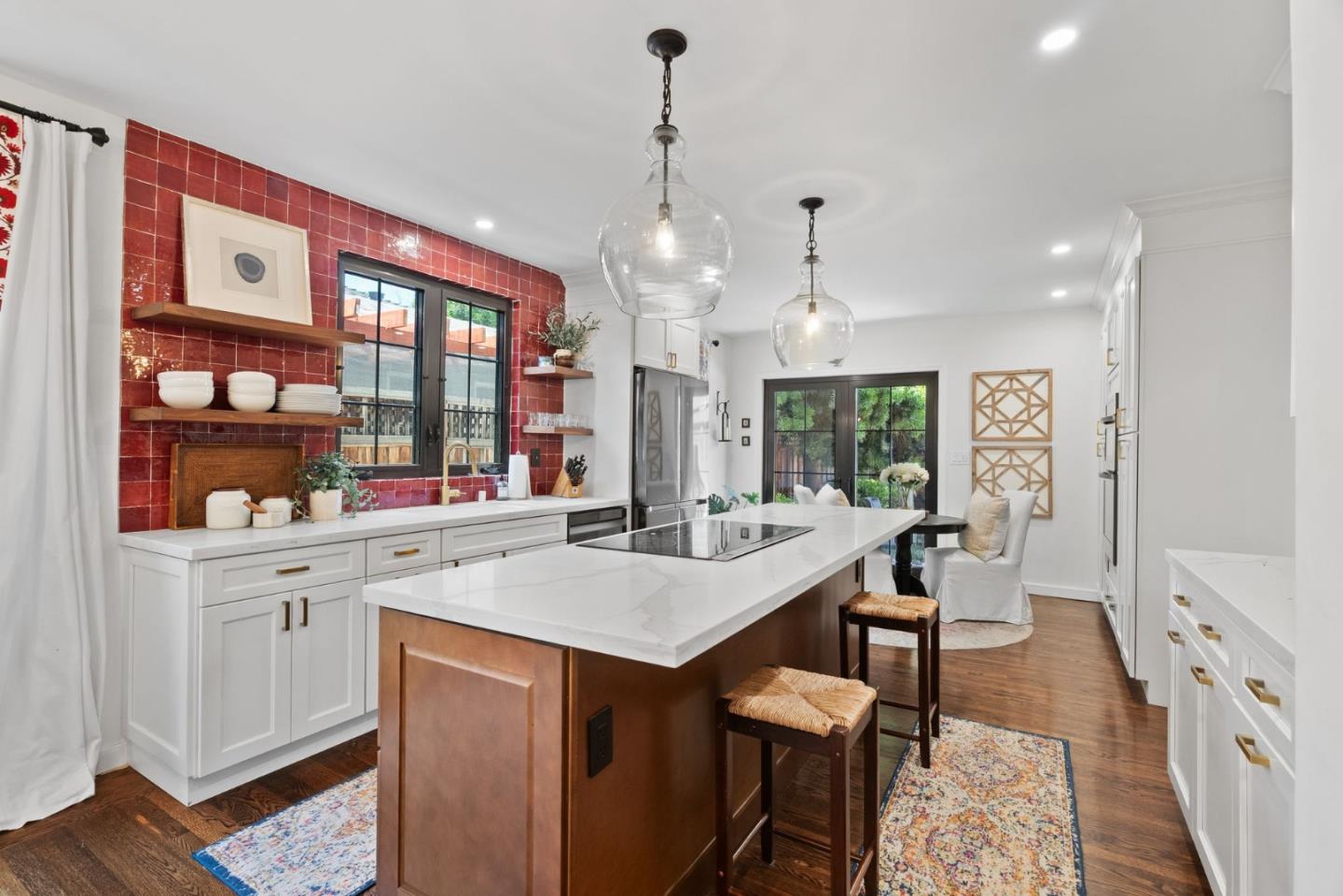 Detail Gallery Image 6 of 9 For 24 Sunnydale Ave, San Carlos,  CA 94070 - 3 Beds | 2 Baths