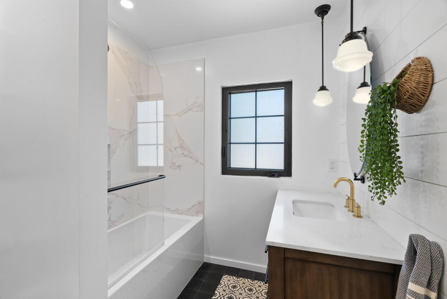 Detail Gallery Image 7 of 9 For 24 Sunnydale Ave, San Carlos,  CA 94070 - 3 Beds | 2 Baths