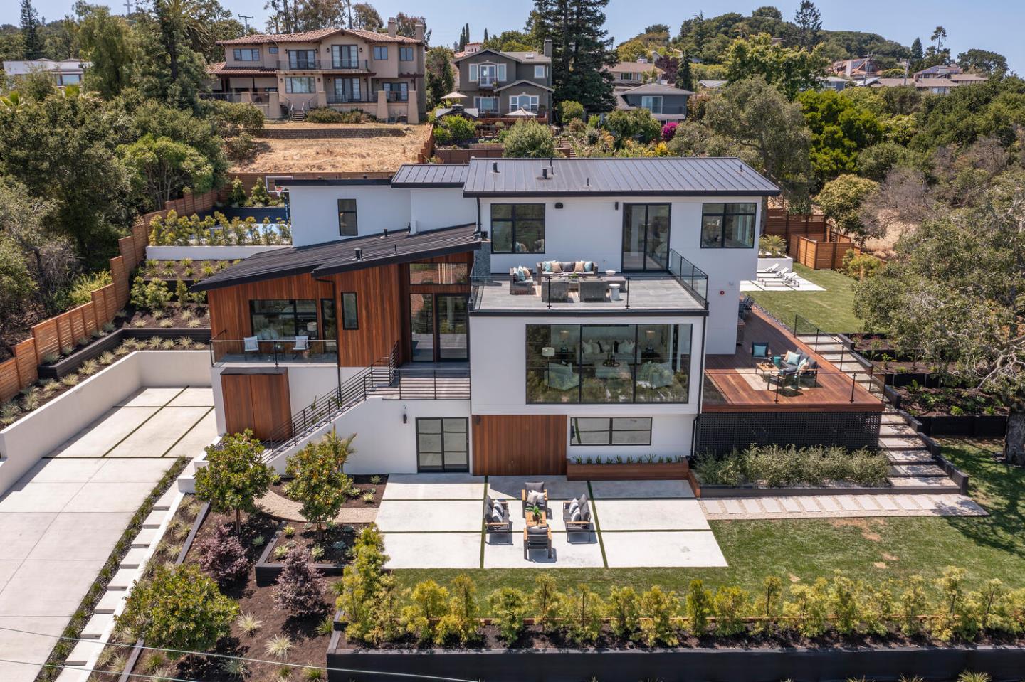 Detail Gallery Image 2 of 91 For 3964 Jefferson Ave, Redwood City,  CA 94062 - 5 Beds | 4/1 Baths