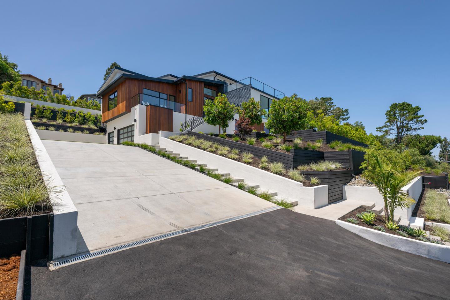 Detail Gallery Image 3 of 91 For 3964 Jefferson Ave, Redwood City,  CA 94062 - 5 Beds | 4/1 Baths