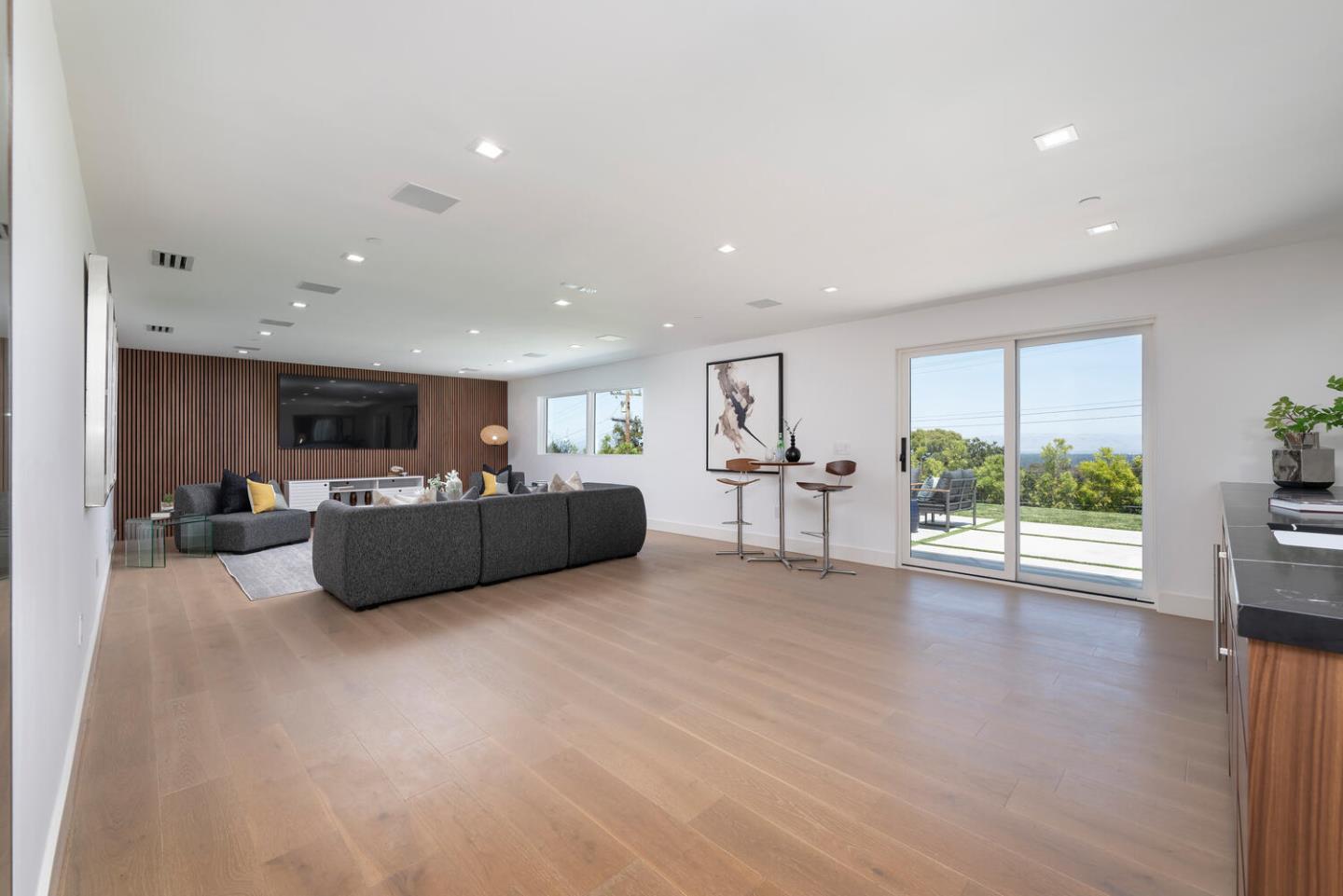 Detail Gallery Image 36 of 91 For 3964 Jefferson Ave, Redwood City,  CA 94062 - 5 Beds | 4/1 Baths