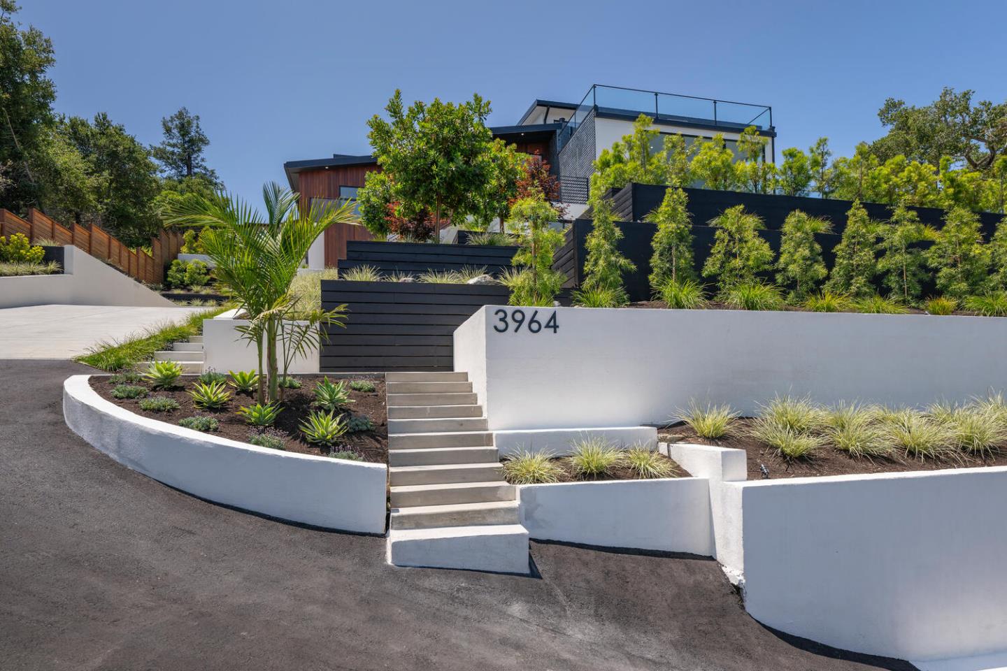 Detail Gallery Image 4 of 91 For 3964 Jefferson Ave, Redwood City,  CA 94062 - 5 Beds | 4/1 Baths