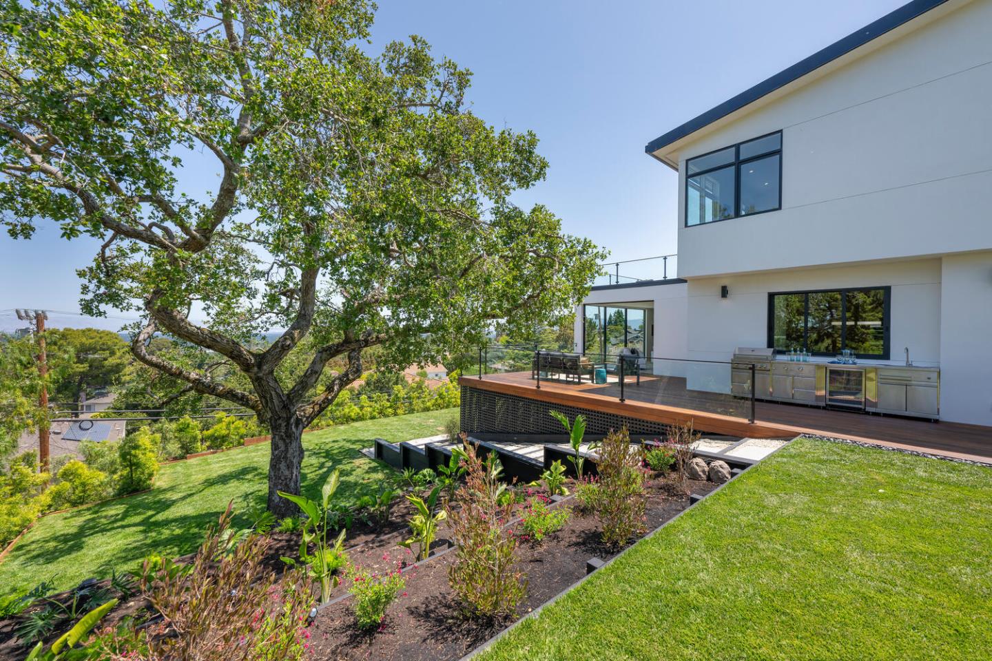 Detail Gallery Image 66 of 91 For 3964 Jefferson Ave, Redwood City,  CA 94062 - 5 Beds | 4/1 Baths