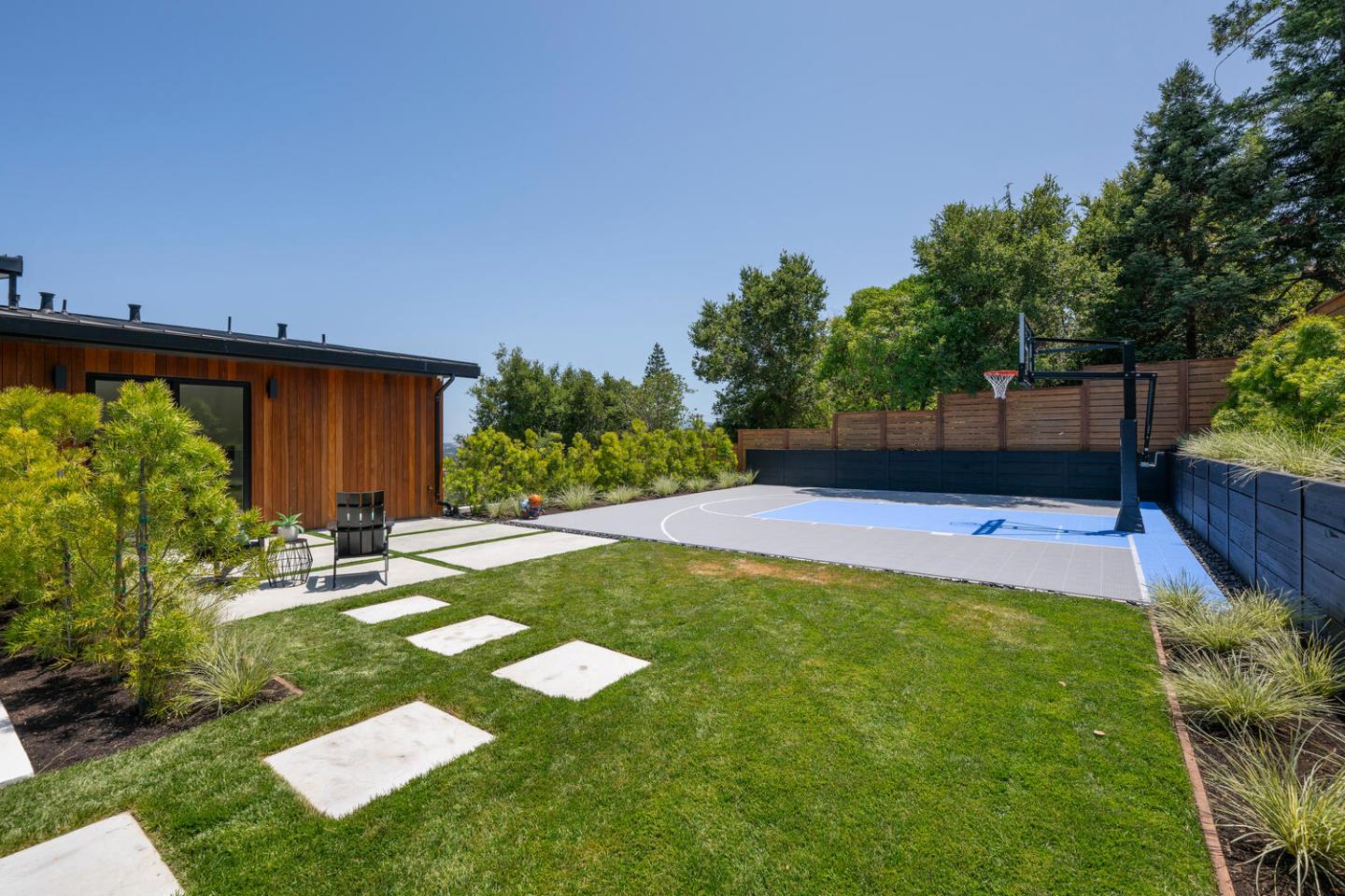 Detail Gallery Image 75 of 91 For 3964 Jefferson Ave, Redwood City,  CA 94062 - 5 Beds | 4/1 Baths