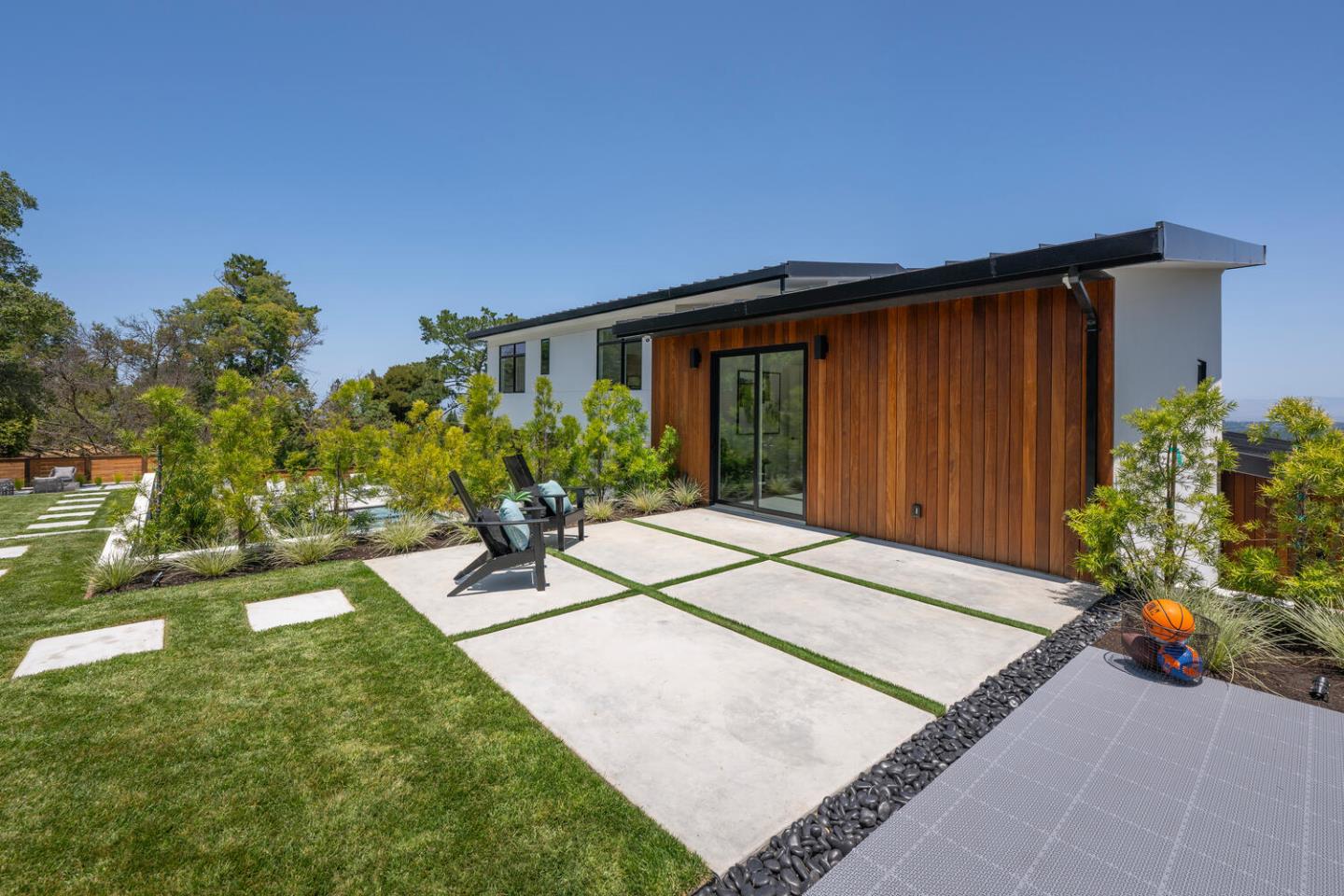 Detail Gallery Image 76 of 91 For 3964 Jefferson Ave, Redwood City,  CA 94062 - 5 Beds | 4/1 Baths