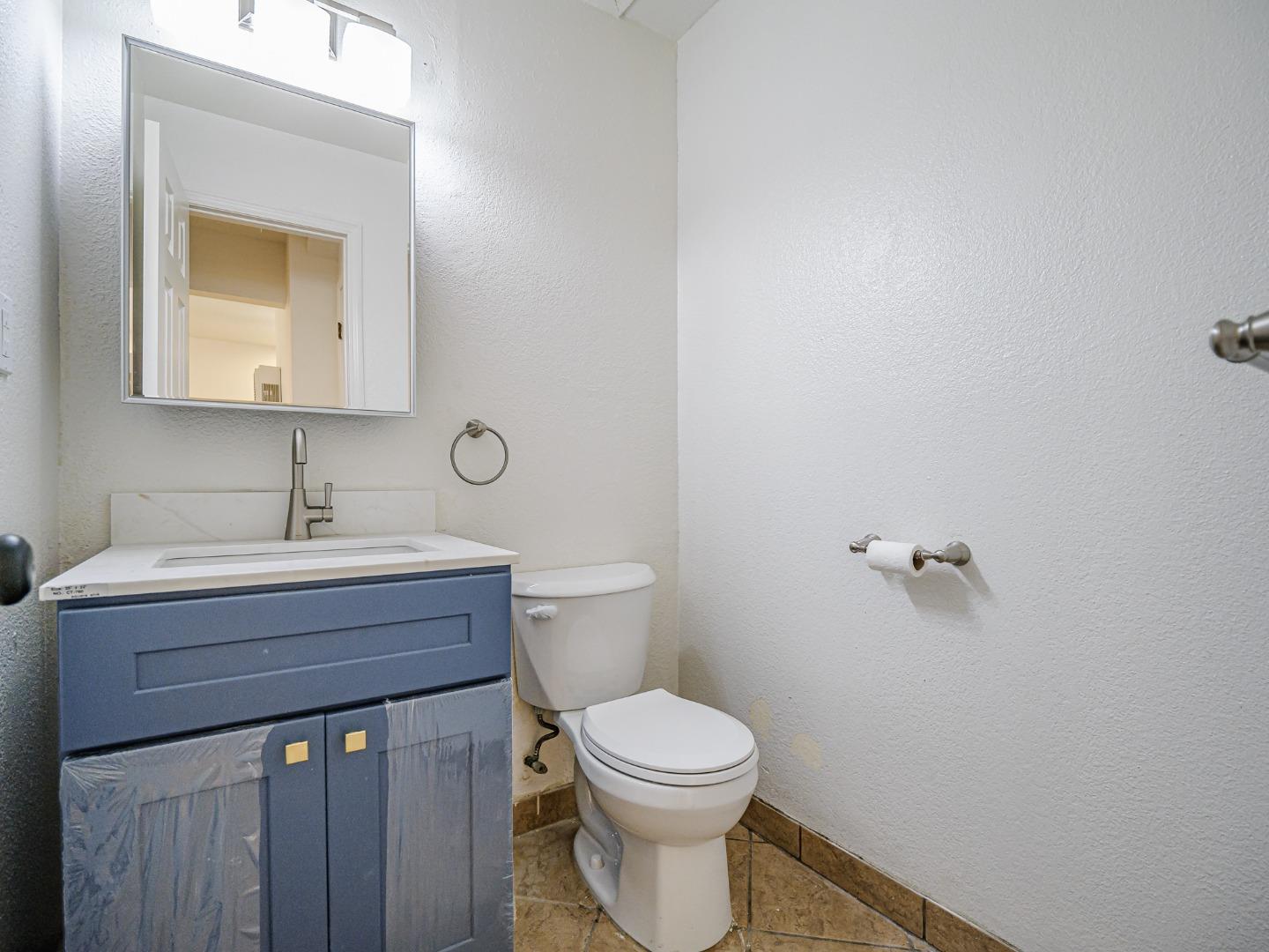 Detail Gallery Image 16 of 36 For 914 Acosta Plz #83,  Salinas,  CA 93905 - 4 Beds | 1/1 Baths