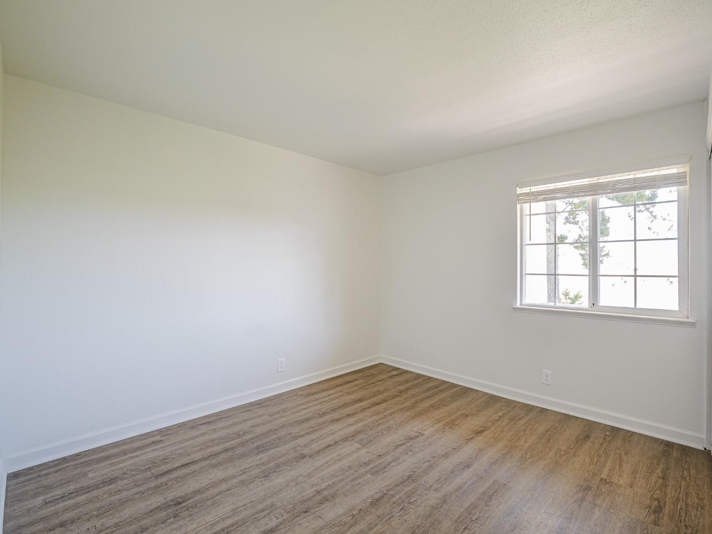 Detail Gallery Image 24 of 36 For 914 Acosta Plz #83,  Salinas,  CA 93905 - 4 Beds | 1/1 Baths