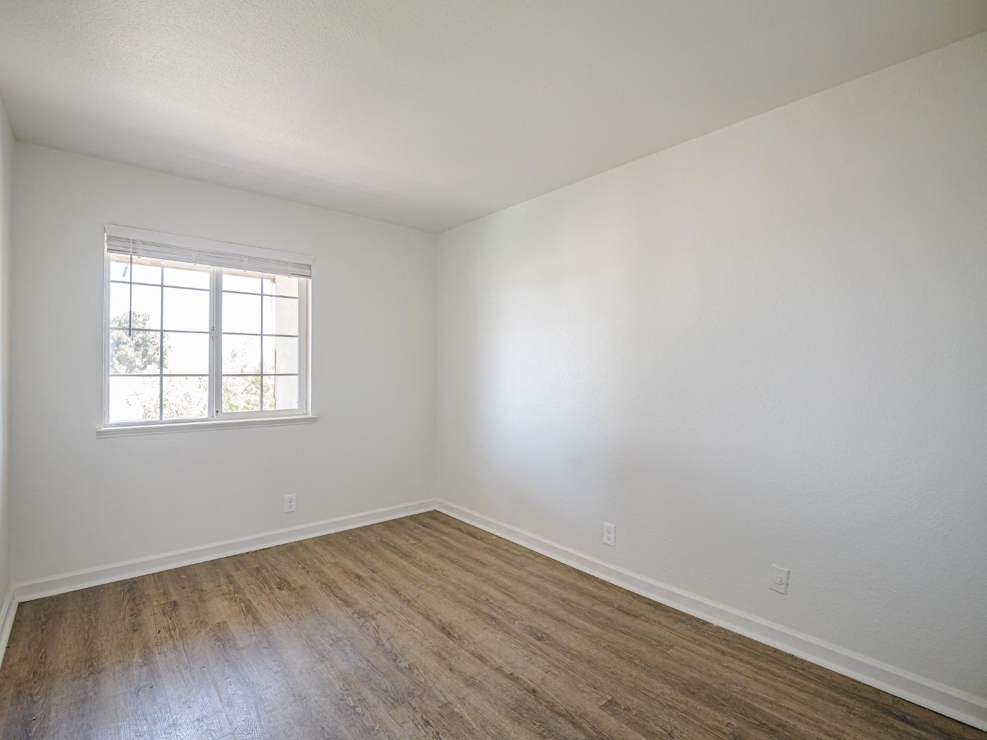 Detail Gallery Image 26 of 36 For 914 Acosta Plz #83,  Salinas,  CA 93905 - 4 Beds | 1/1 Baths