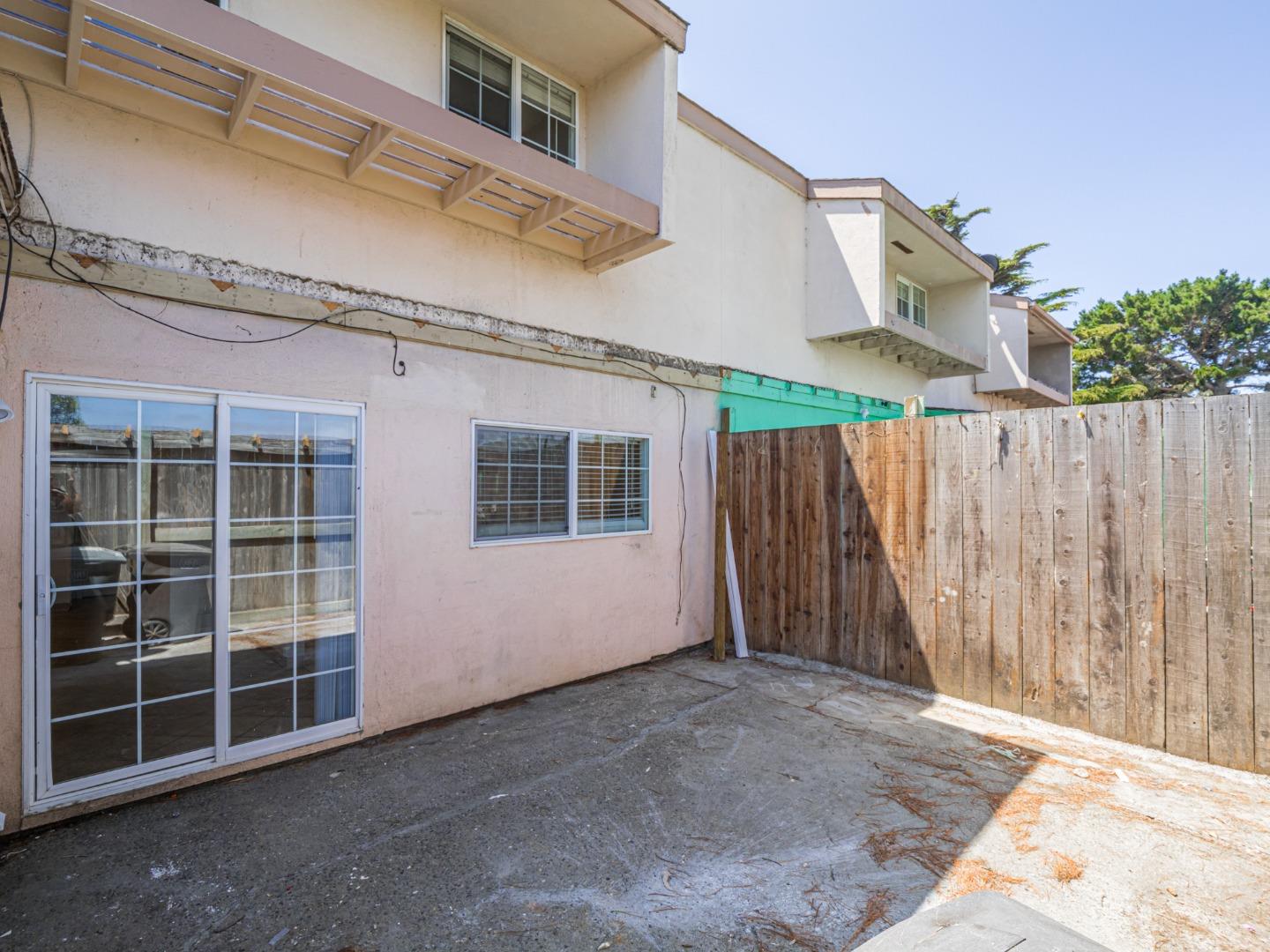 Detail Gallery Image 29 of 36 For 914 Acosta Plz #83,  Salinas,  CA 93905 - 4 Beds | 1/1 Baths