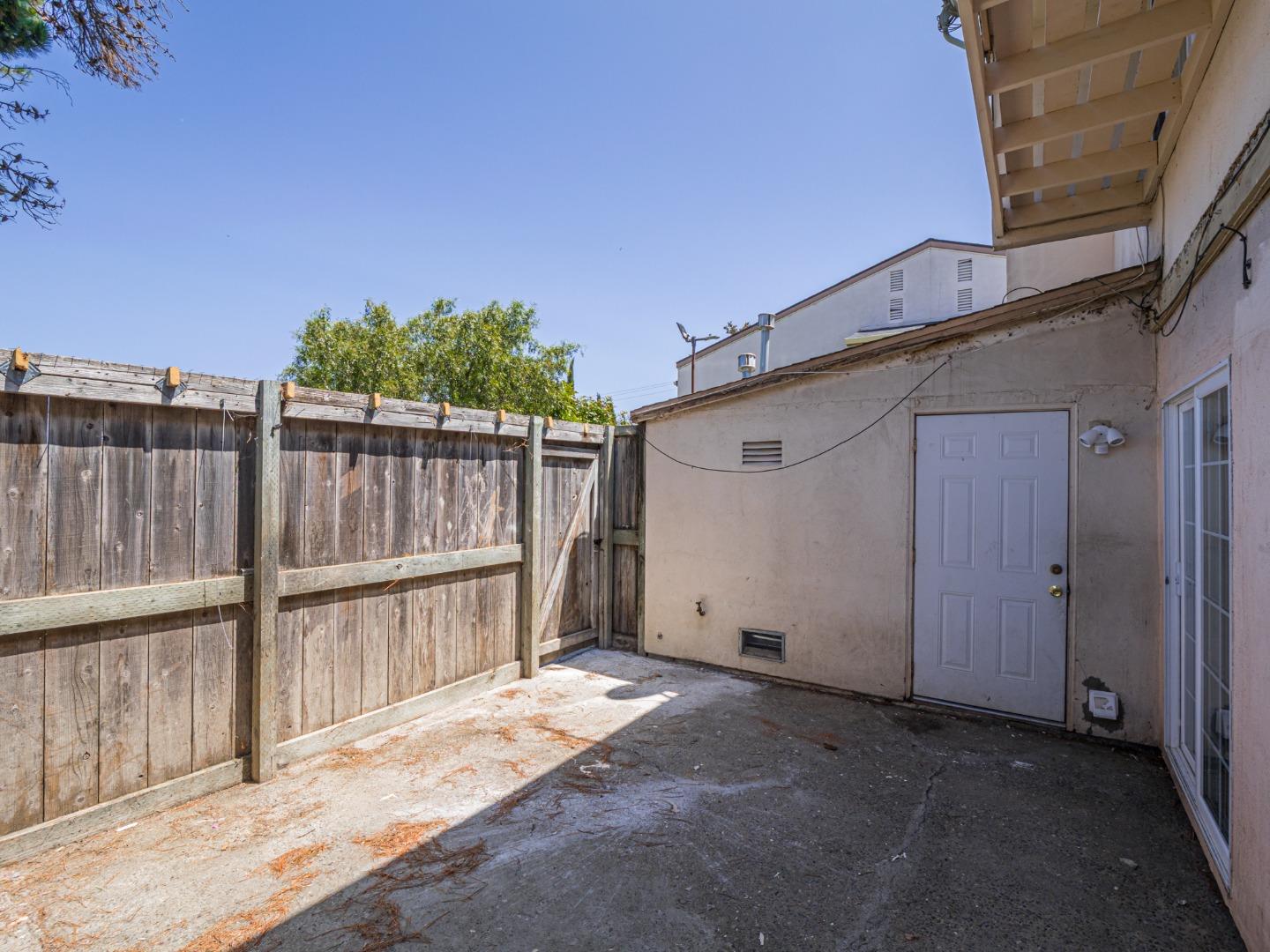 Detail Gallery Image 30 of 36 For 914 Acosta Plz #83,  Salinas,  CA 93905 - 4 Beds | 1/1 Baths