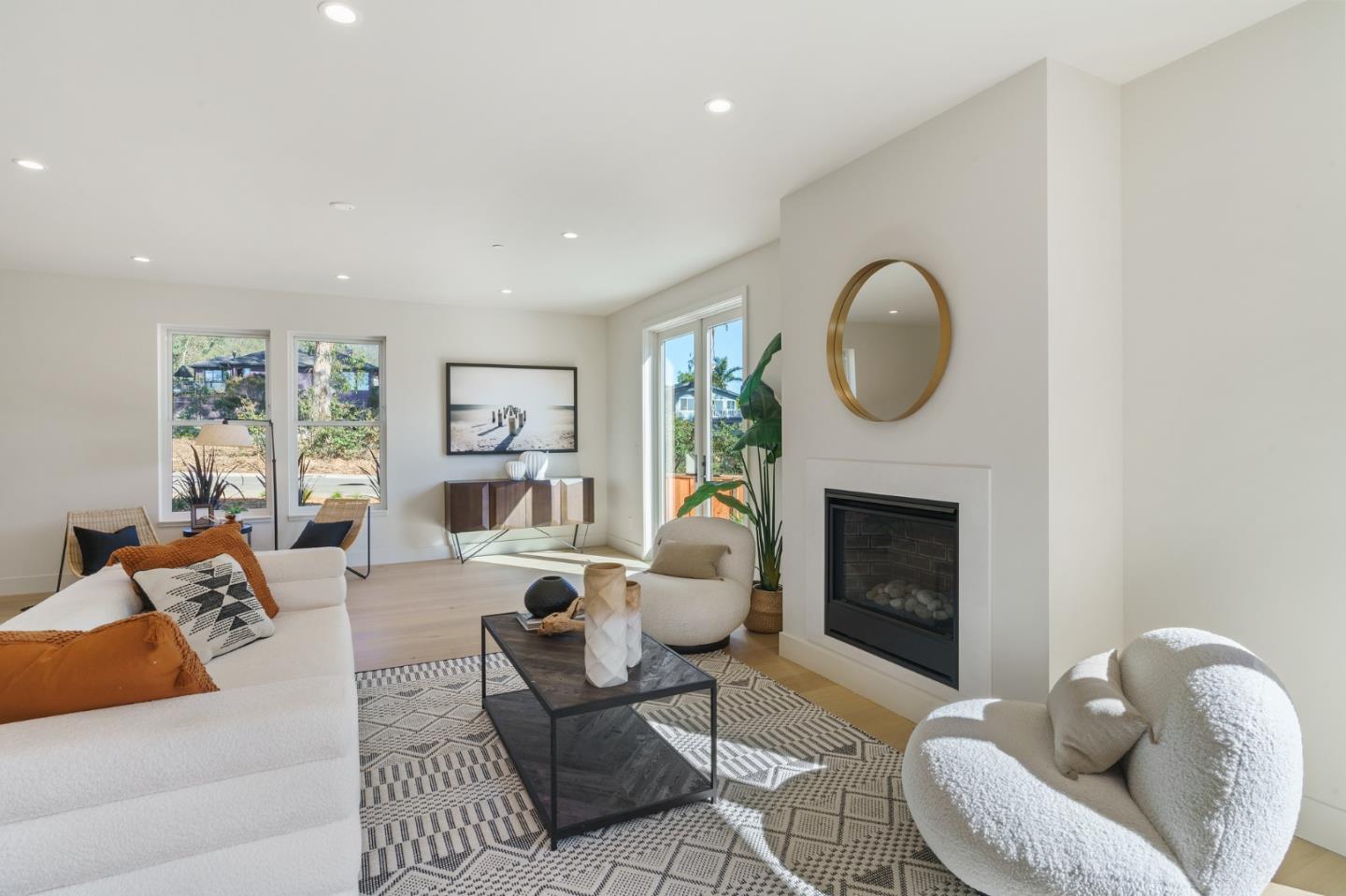 Detail Gallery Image 15 of 24 For 587 Creekside Ct, Half Moon Bay,  CA 94019 - 4 Beds | 3/1 Baths