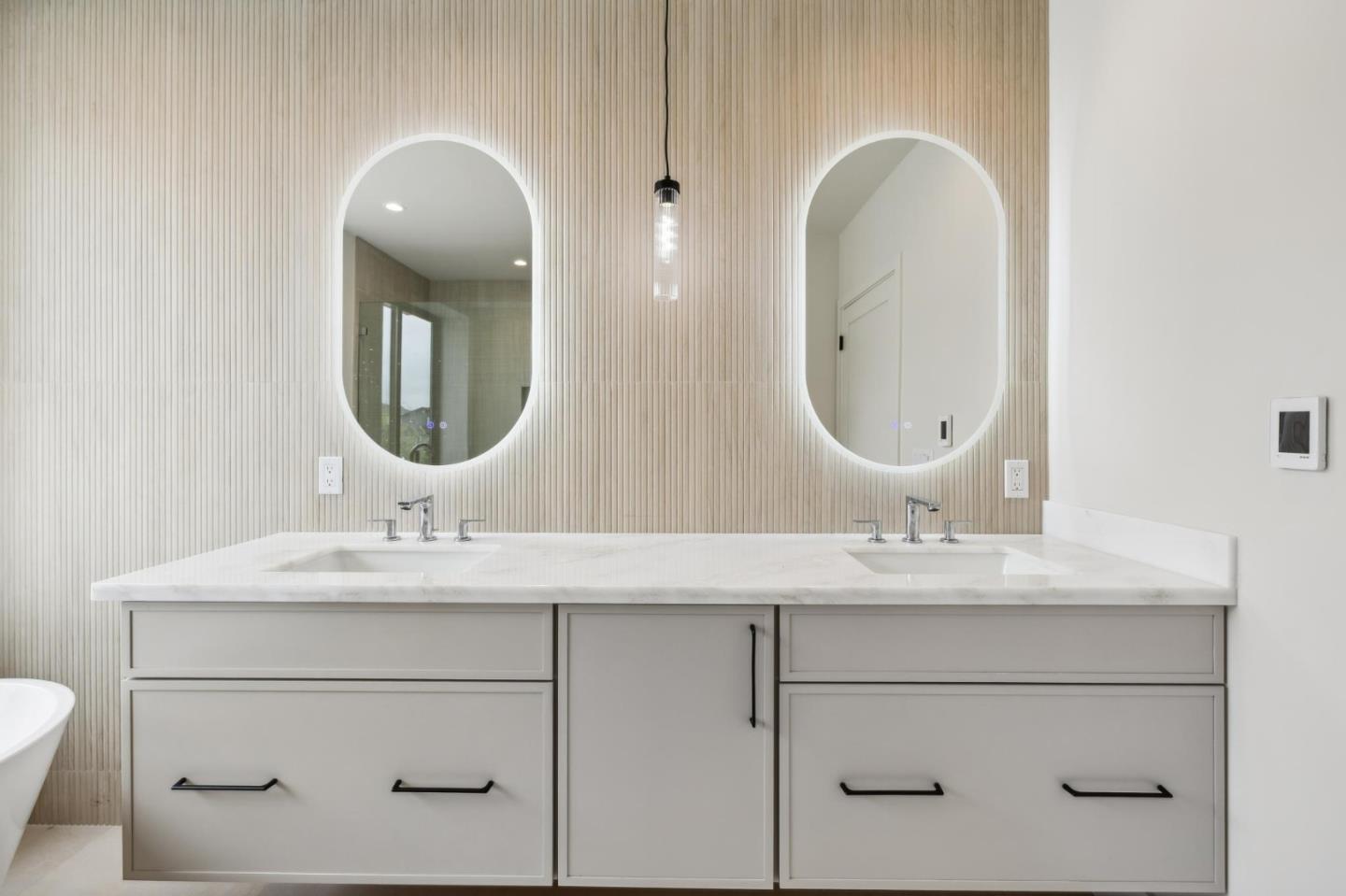 Detail Gallery Image 20 of 24 For 587 Creekside Ct, Half Moon Bay,  CA 94019 - 4 Beds | 3/1 Baths