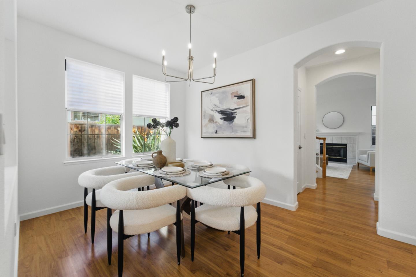 Detail Gallery Image 5 of 31 For 560 Villa Centre Way, San Jose,  CA 95128 - 4 Beds | 2/1 Baths