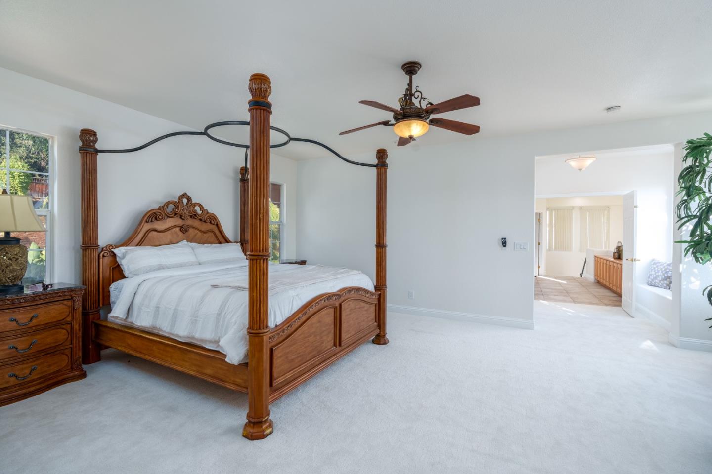 Detail Gallery Image 9 of 15 For 2228 Terrena Valley Dr, San Jose,  CA 95121 - 5 Beds | 3/1 Baths
