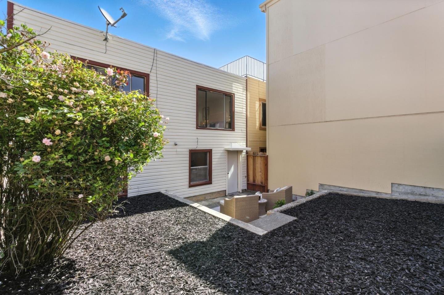 Detail Gallery Image 31 of 36 For 155 Bridgeview Dr, San Francisco,  CA 94124 - 3 Beds | 3 Baths