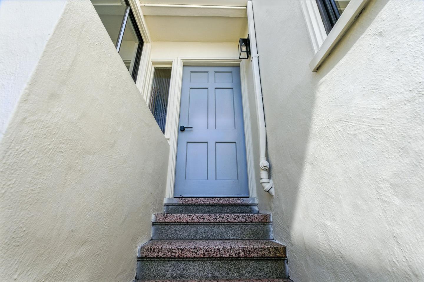 Detail Gallery Image 6 of 36 For 155 Bridgeview Dr, San Francisco,  CA 94124 - 3 Beds | 3 Baths